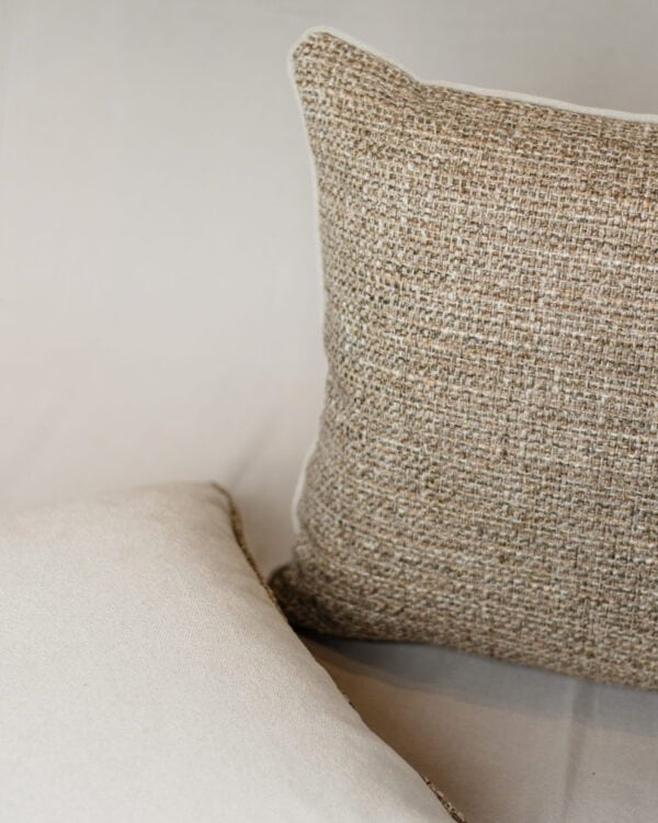 Kussen beige met bies - 50x50