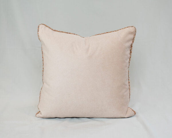 Kussen lichtroze met bies - 50x50