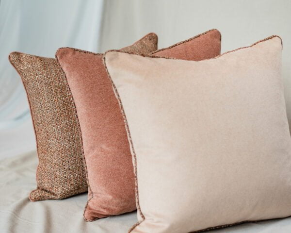 Kussen roze structuur met bies - 50x50