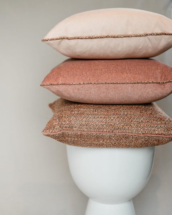 Kussen roze structuur met bies - 50x50