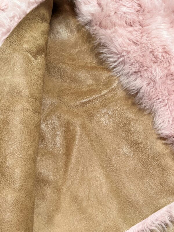 Gilet schapenvacht roze gekleurd