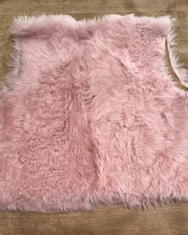 Gilet schapenvacht roze gekleurd