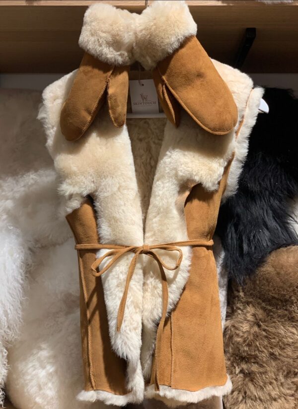 BESTSELLER: Gilet uit Lamsvacht - Camel