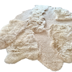 UNIEK STUK- Handgenaaid patchwork tapijt - australian merino x spanish curly - Ivoor/beige -2 lengtes- 230x170cm