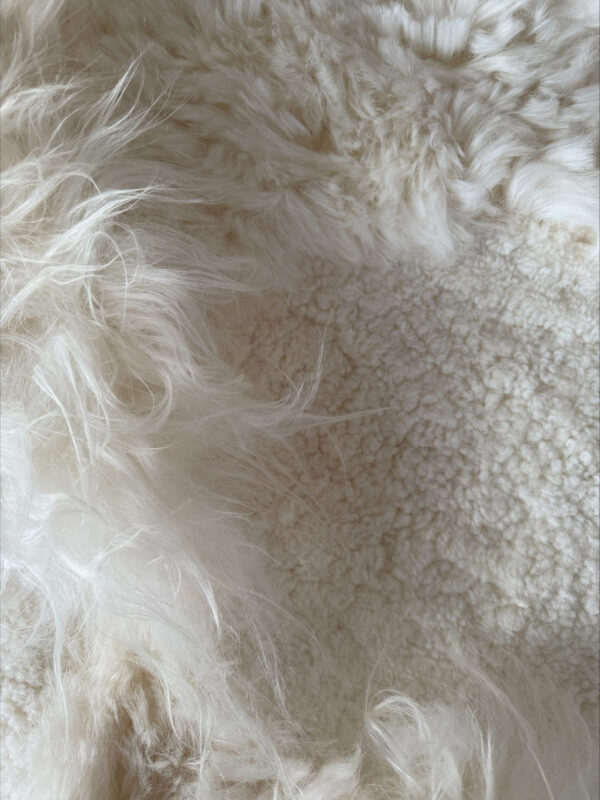 UNIEK STUK- Handgenaaid patchwork tapijt -  spanish curly x Icelandic/English - White/off white -2 lengtes- 220x160/170cm
