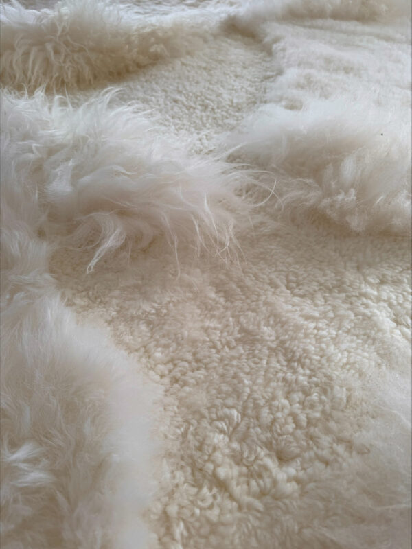 UNIEK STUK- Handgenaaid patchwork tapijt - spanish curly x Icelandic/English - White/off white -2 lengtes- 220x185cm